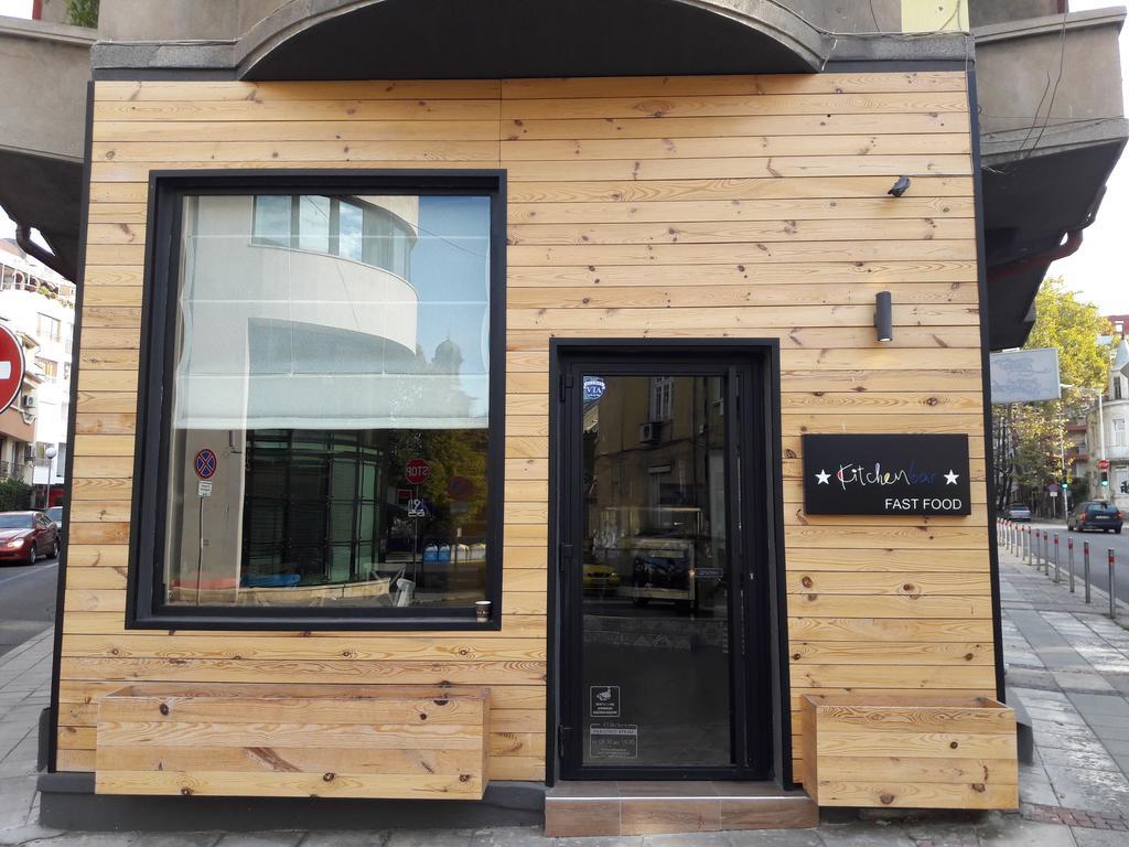 Art Apartment Kiril And Metodi Square Burgas Exterior photo